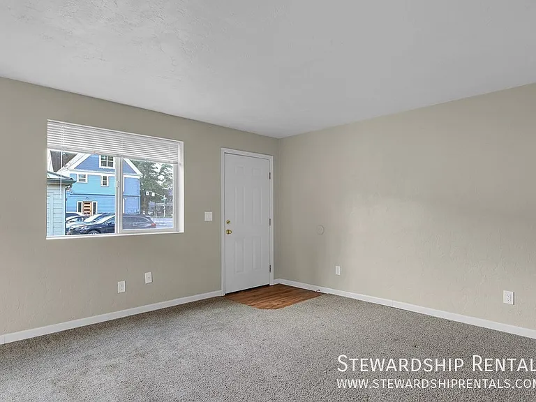 541 Lawrence St #B — Photo 4