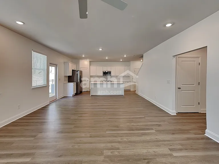 125 Hickory Pointe Rd — Photo 6