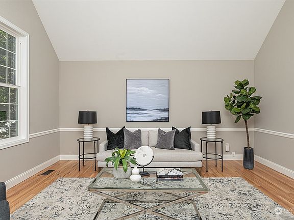 5th image of 24547 SE 42nd Court