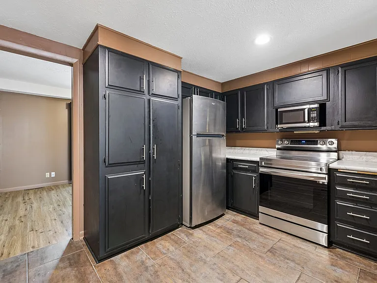 7541 Old Post Rd #14 — Photo 3