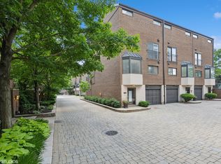 1316 N Sutton Pl, Chicago, IL 60610