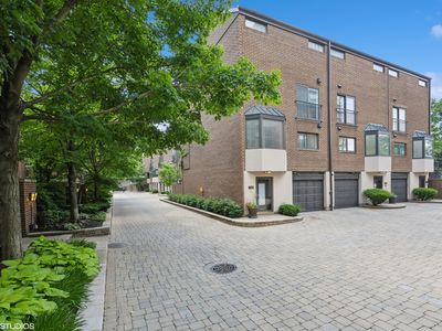 1316 N Sutton Pl, Chicago, IL, 60610
