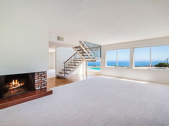 5th image of 3250 Seaclaire Dr