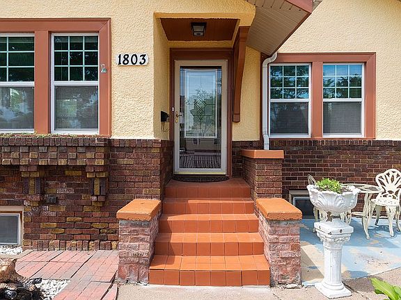 4th image of 1803 Sheridan Ave N