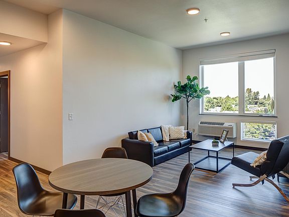 2nd image of 3230 Kinsrow Ave #3B-2Ba-833Sqft
