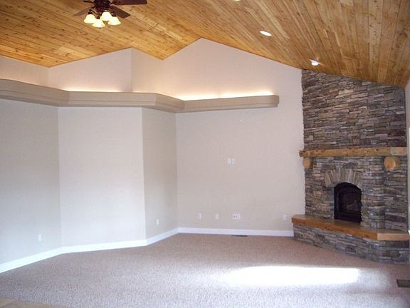 4th image of 214 Creekhaven Dr