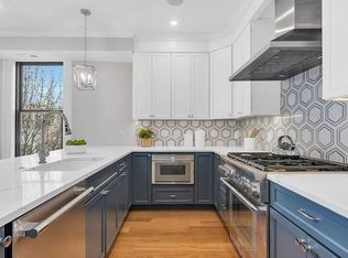 9 Glover Ct UNIT 4-1, Boston, MA 02127