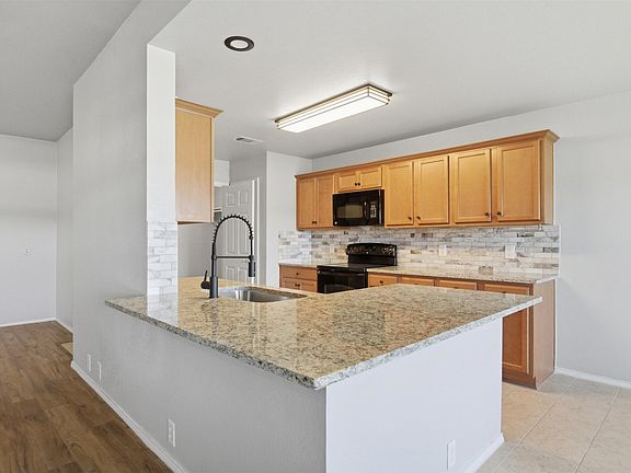 4th image of 217 Ame Ln