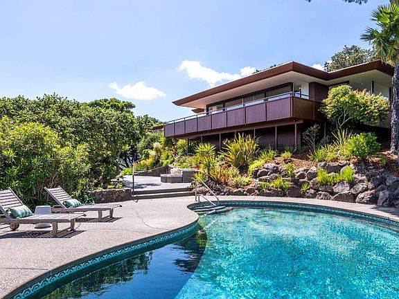 2nd image of 125 Bayview Drive