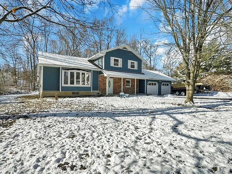 36 Ironworks Rd — Photo 2