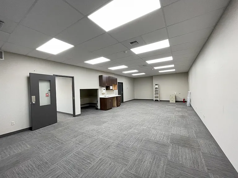 217 E Woodin Ave #2-F — Photo 17