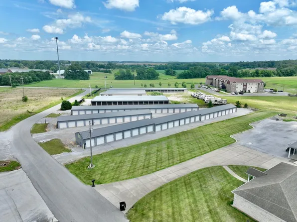 96 Phoenix Dr, Cadiz, KY 42211