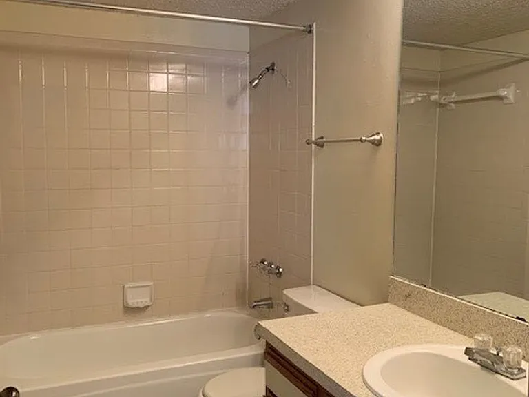 218 N Texas Blvd — Photo 23