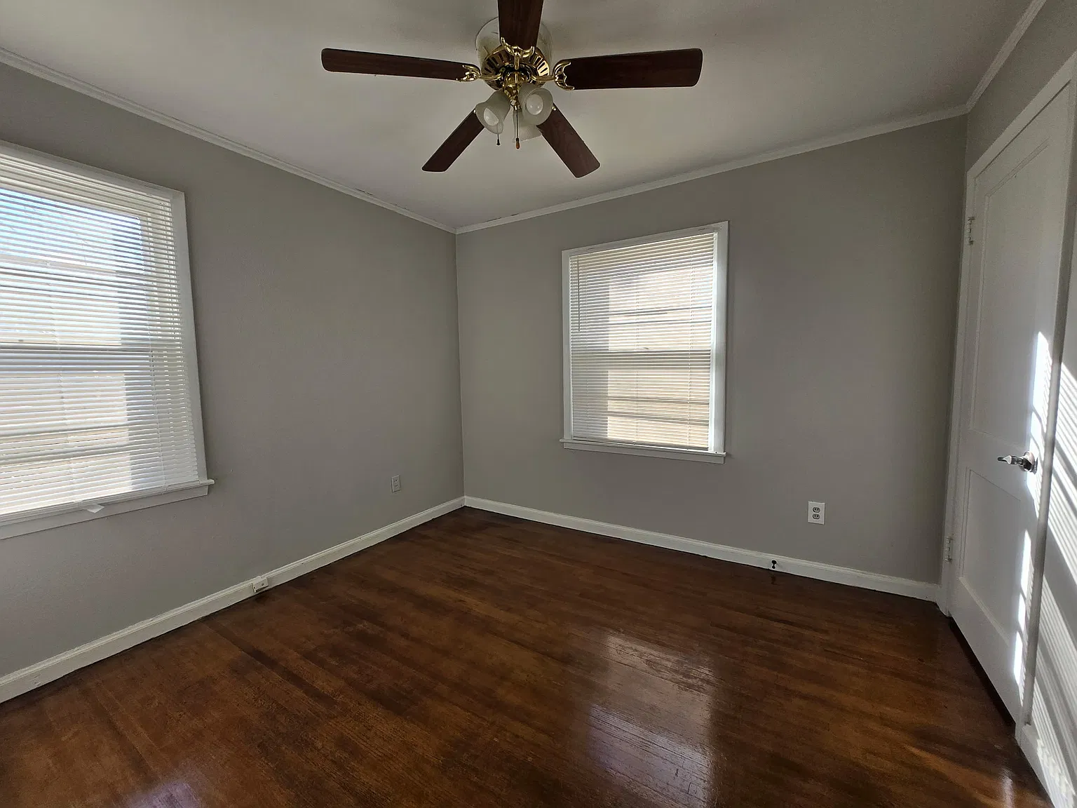 964 Elizabeth Lane - 0 — Photo 3