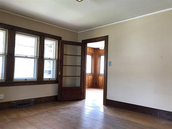 5th image of 1021 S 30th St