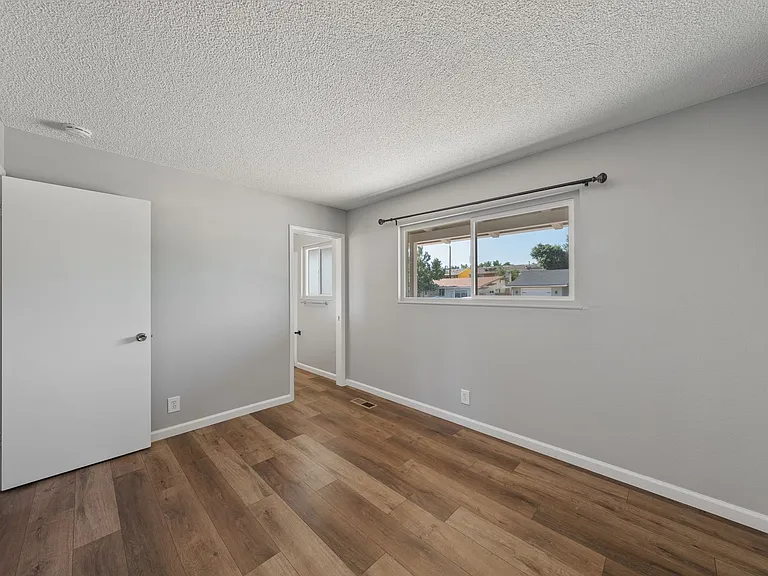 2565 Pequop St — Photo 34