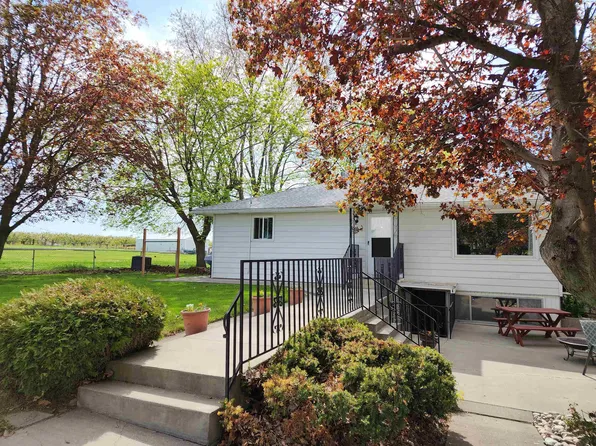 1710 W King St, Grandview, WA 98930