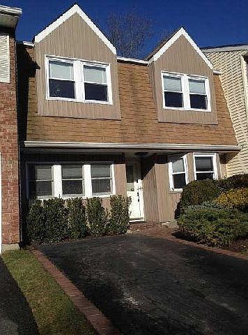 1st image of 37 Aspen Dr W