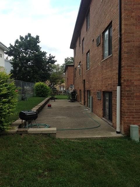 1st image of 816 Perry Dr APT 2B