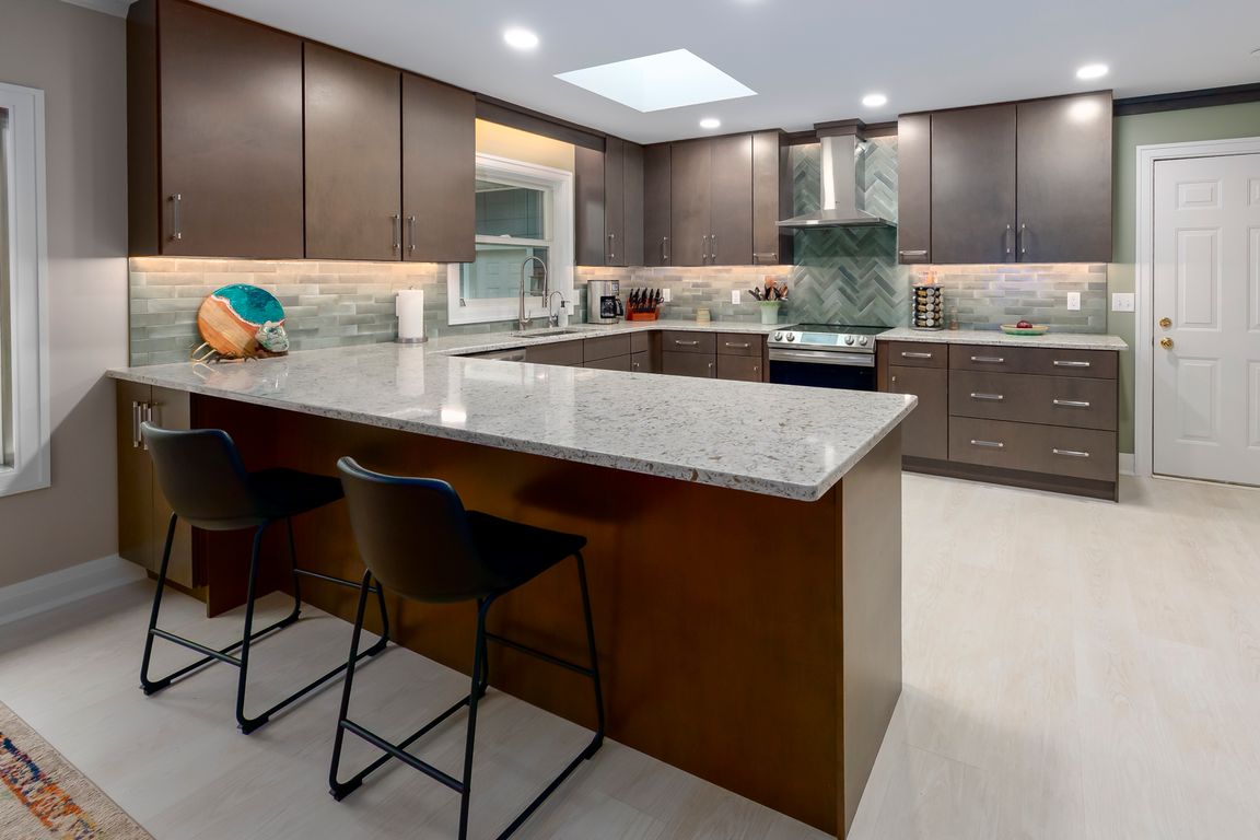 next background image