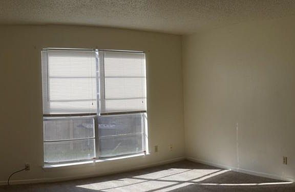 005_Living Room_04142022