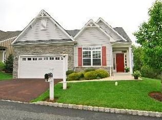 4322 Meadowridge Ln, Collegeville, PA 19426