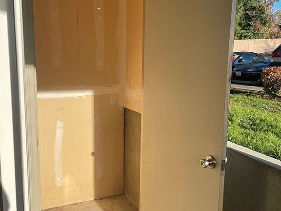5th image of 701 43rd Ave SE APT L306