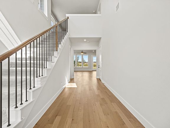 3rd image of 317 Chestnut St