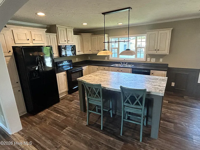 857 Nicholas Dr SW — Photo 15