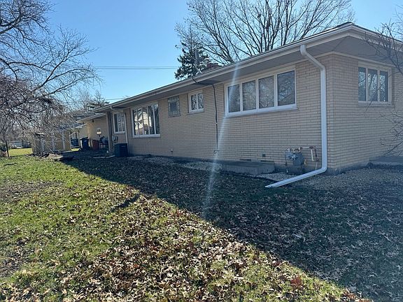 3rd image of 16465 Dobson Ave