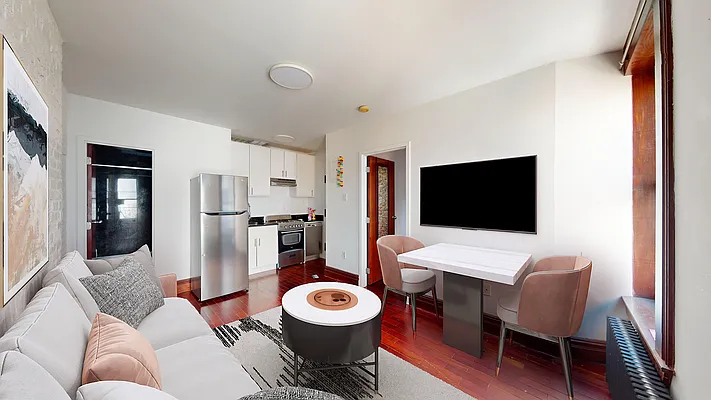 Rented by Bond New York | media 4