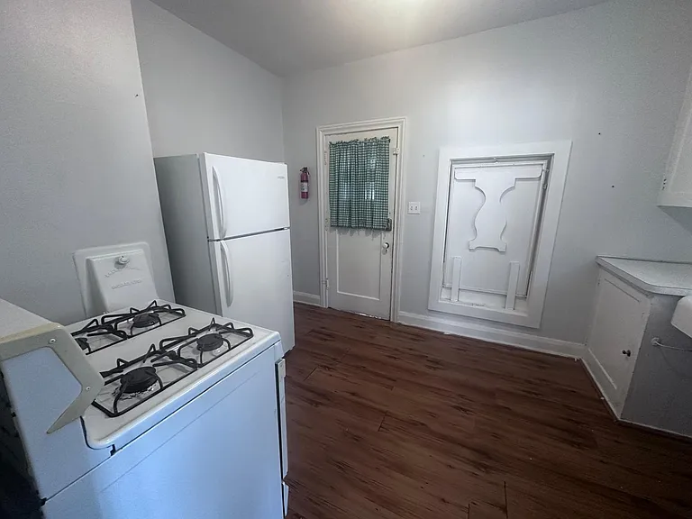 1325 Laclede Rd #2 — Photo 9