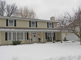 1117 N Hawthorne Dr, Appleton, WI 54915