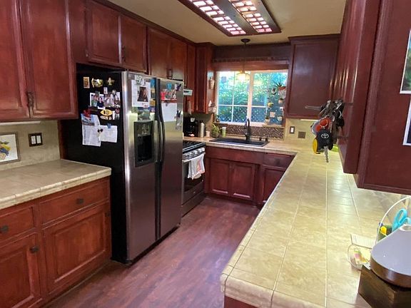 5th image of 650 Paige Ln