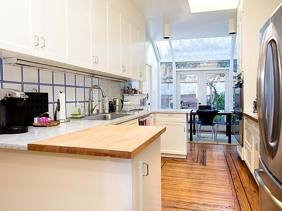 4th image of 1361 Rhode Island St