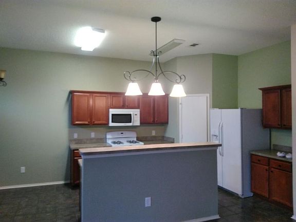 4th image of 2063 Silverado Dr