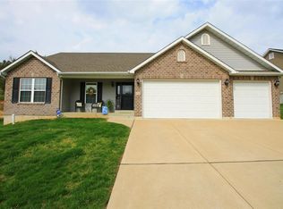 2810 Niagara Falls Ct, Festus, MO 63028