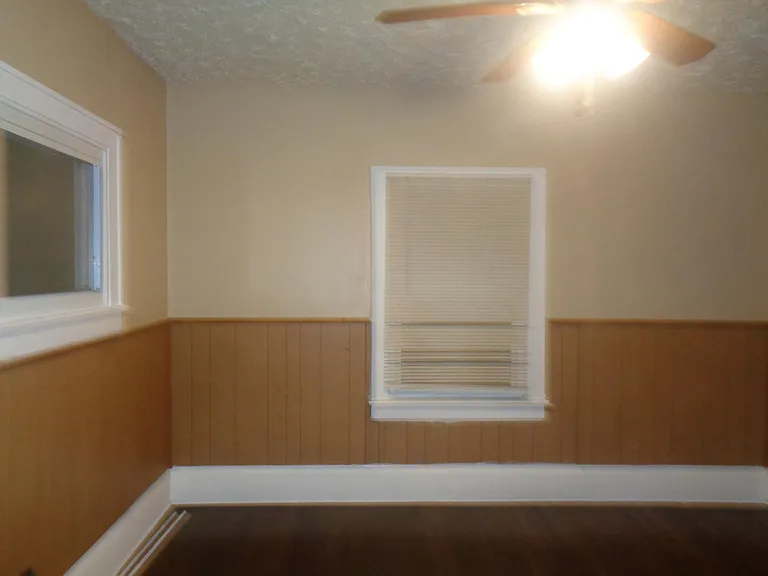 886 Storer Ave — Photo 6
