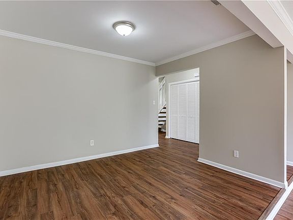 4th image of 3628 Chimney Creek Dr