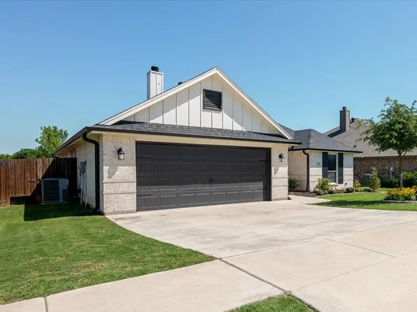 321 Paloma St, Weatherford, TX 76087