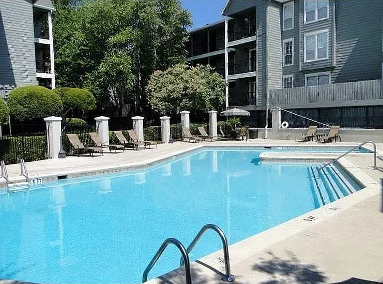 513 Granville Ct #513 — Photo 4