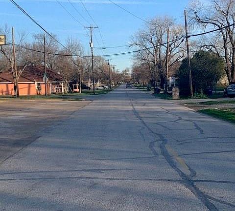 4th image of 207 S Kaufman St