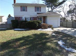 158 Minrol St, Port Jefferson Station, NY 11776