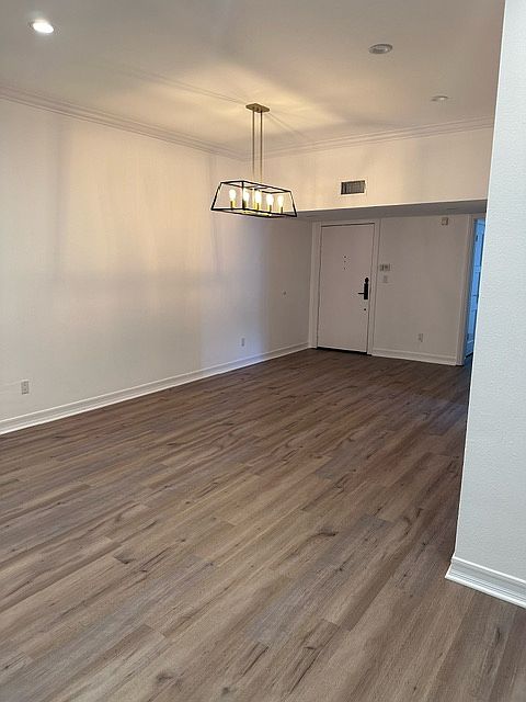 1st image of 1132 S Doheny Dr APT 102