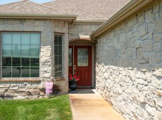 806 W Cottonwood Dr, Valley Center, KS 67147