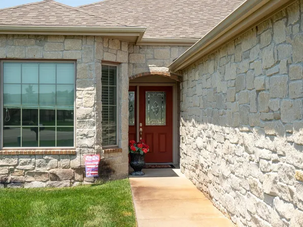 806 W Cottonwood Dr, Valley Center, KS 67147