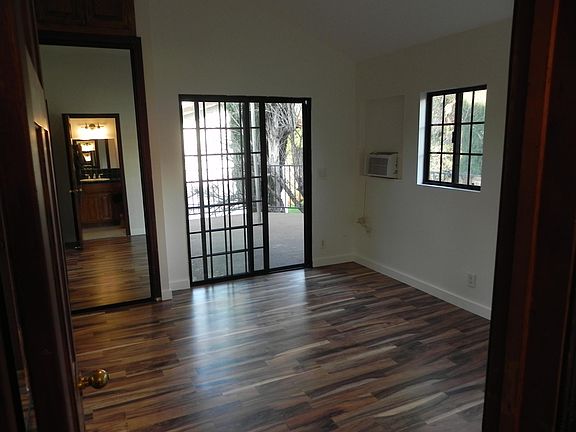 3rd image of 1122 Rosario Dr