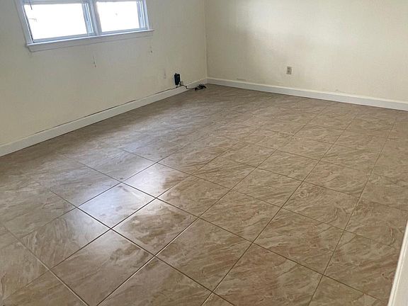 3rd image of 40 Fern Ave