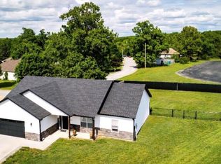 200 Leighs Way, Reeds Spring, MO 65737