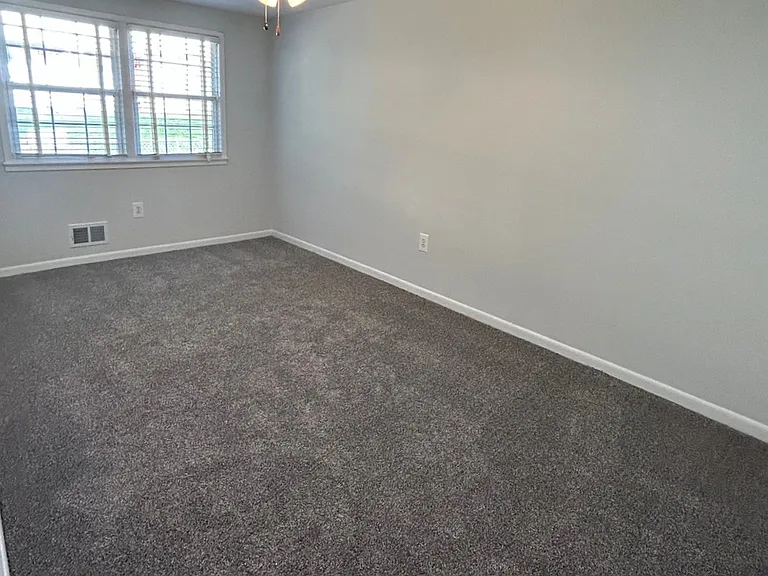 Longview — Photo 232
